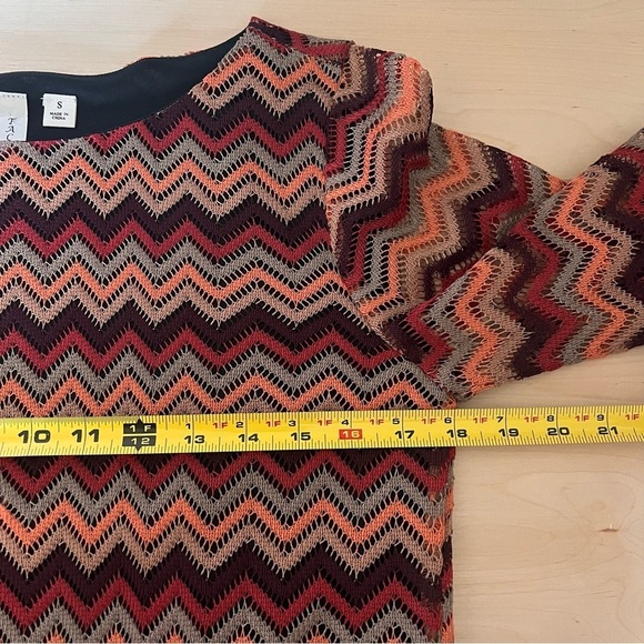 Women's Bell Sleeve Chevron Mod Dress Size Small Boho Vintage Inspired Twiggy - Picture 11 of 13